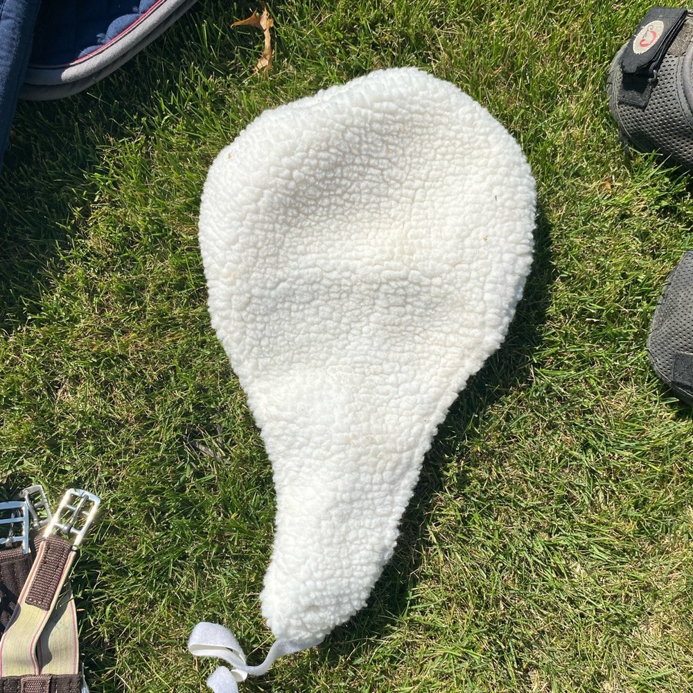 Winter saddle seat saver cover